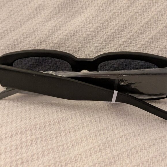 Fashion Nova Black Sunglasses - Picture 3 of 3